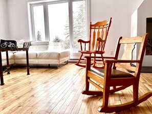 Smart TV, fireplace, video games, DVD player - Chalet Le Manoir Café (Sainte-Béatrix)