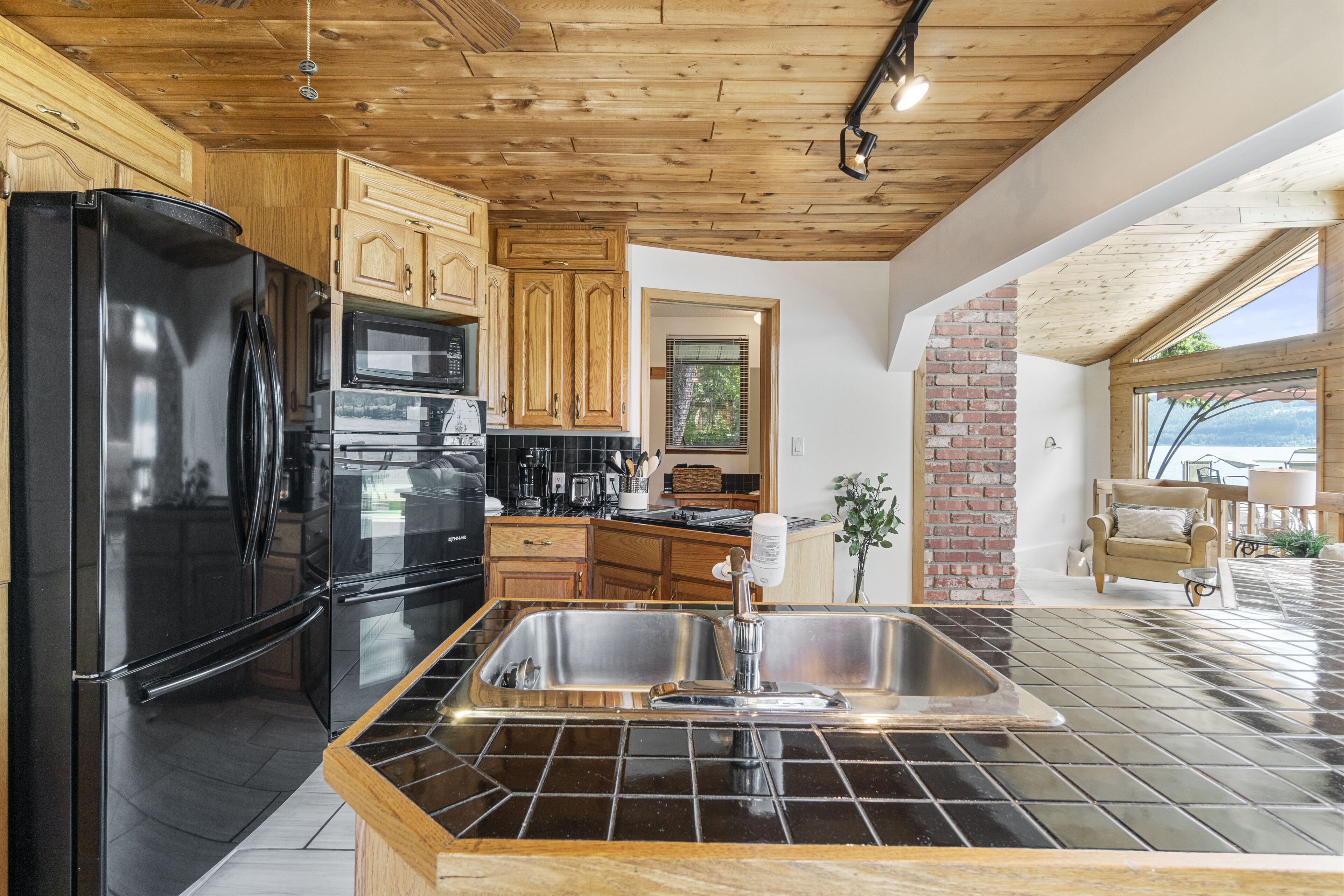 Top 10 Lake Cabin Rentals Near Tappen, Canada Updated 2024 Trip101