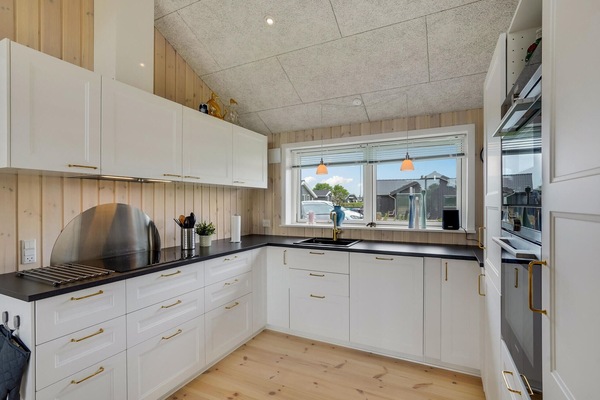 Køleskab, ovn, kogeplade, opvaskemaskine