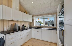 Køleskab, ovn, kogeplade, opvaskemaskine