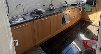 Extremely spacious apartment with amenities