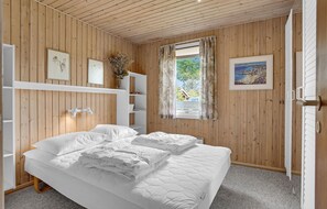 2 bedrooms, free WiFi