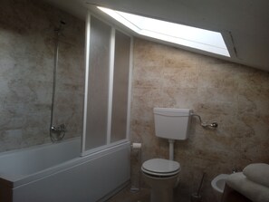 Bathtub, hair dryer, bidet, towels - Business and vacation in an 'oasis of peace!!! (Valdarenne)