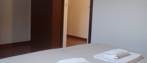 2 bedrooms, iron/ironing board, travel crib, free WiFi