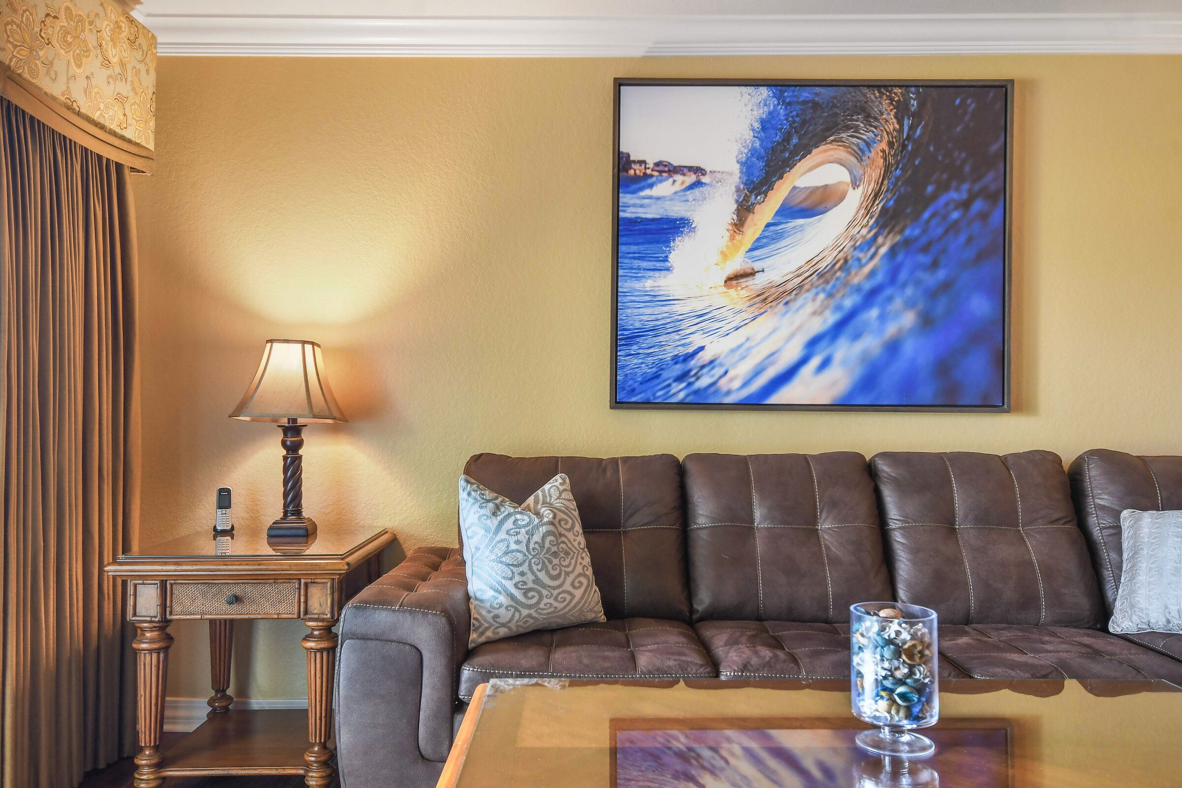 Smart-TV, bordtennis og bøker