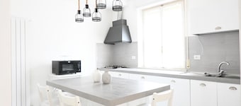 S270 - Sirolo, four-room apartment in the center with a panoramic view