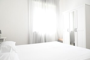 3 bedrooms, bed sheets
