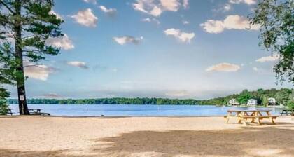 Lake Winnipesaukee Beautiful 5 Bedroom / 6 Bath