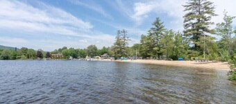 Lake Winnipesaukee Beautiful 5 Bedroom / 6 Bath