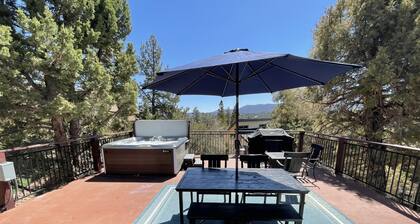 Spacious Cabin: Fun Game Room, Large Kitchen, Views!