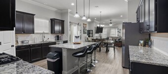 Zen House, a peaceful sanctuary! Tv in each room.