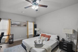 4 bedrooms, desk, iron/ironing board, free WiFi