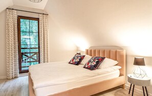 2 bedrooms, iron/ironing board, free WiFi