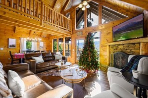 Smart TV, caminetto, videogiochi, tavolo da calcetto