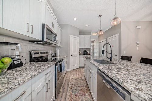 Spacious Home w/ Sauna & Fenced Yard w/ BBQ, Pet-Friendly, Sleeps 10, King Beds