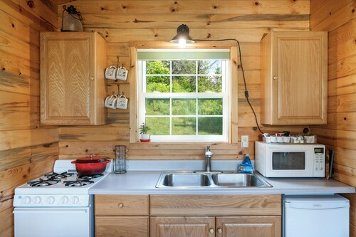 Montana cozy cabin with million $ views of Flathead Valley, 30 miles to Glacier