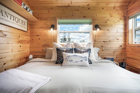 1 bedroom, travel cot, WiFi, bed sheets