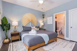 Schreibtisch, Bügeleisen/Bügelbrett, WLAN, Bettwäsche