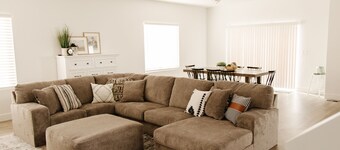 NEW Luxury Home, Garden City, Bear Lake, 15 Bed, IDEAL BEACH ACCESS