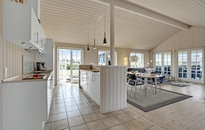 Fridge, stovetop, dishwasher, coffee/tea maker - 3 bedroom beautiful home in Slagelse (Slagelse)