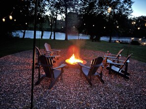 Property grounds - Luxe Waterfront Retreat w/ Infrared Sauna & Red Light. Near New Paltz (wallkill)