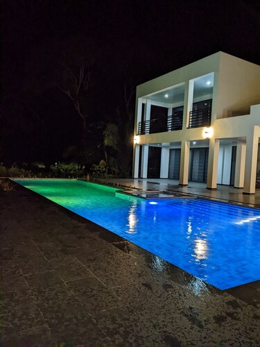 Beautiful Beach Retreat just a 5 minute walk to our secluded beach