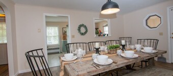Spacious Retreat, High Speed Wi-Fi! Walk To Lake and Camp of the Woods!