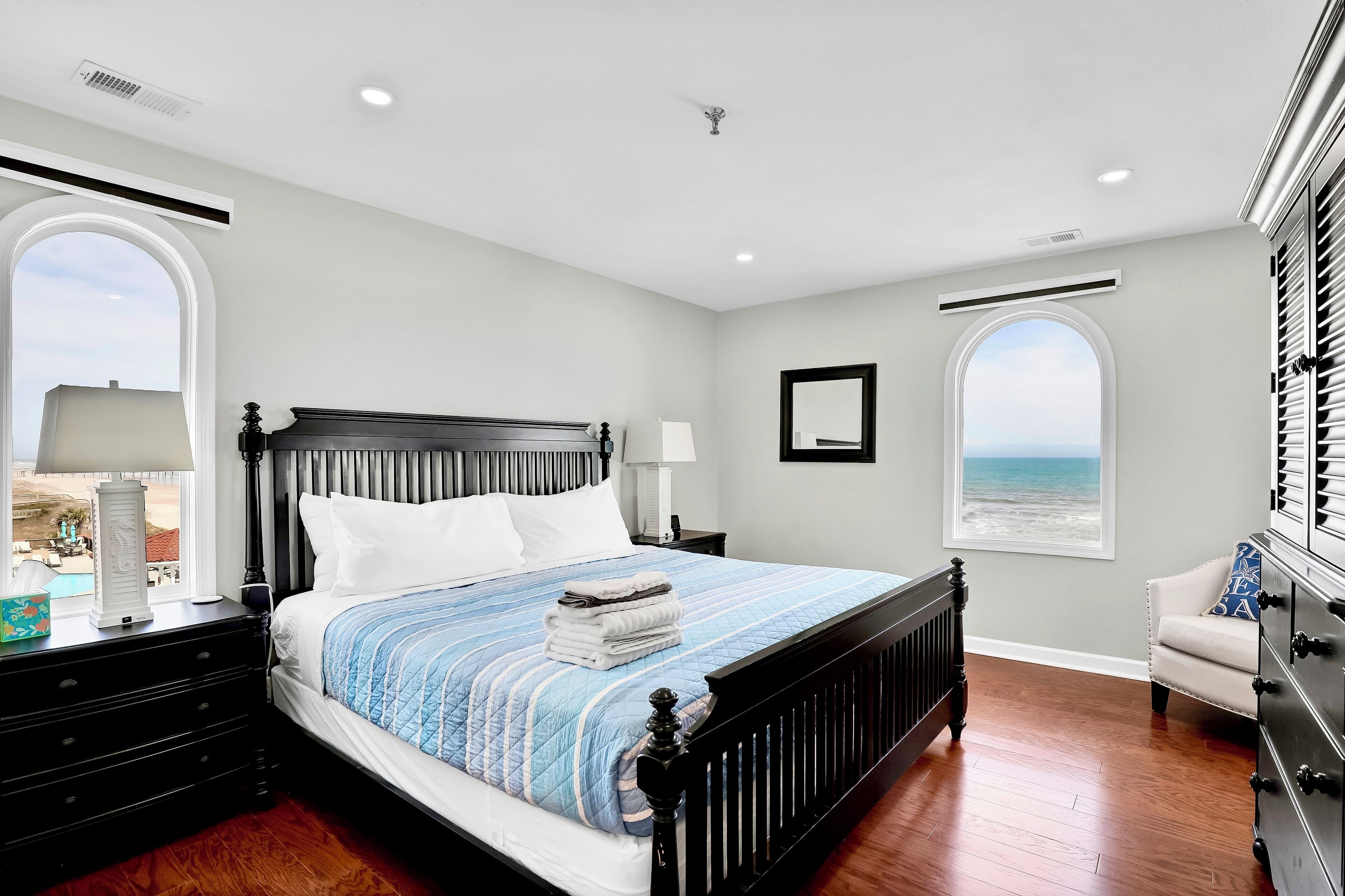 3 chambres, fer et planche à repasser, lit parapluie, Wi-Fi gratuit