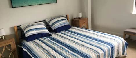 1 bedroom, in-room safe, WiFi, bed sheets