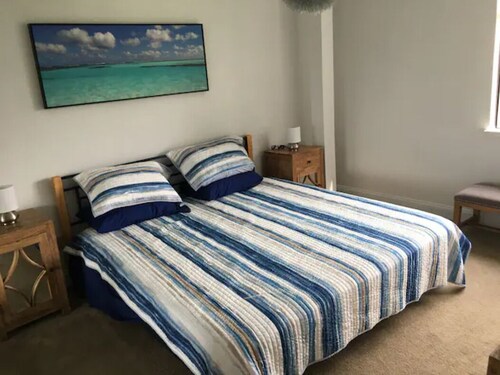 Private In Law Unit In Beachfront Neighborhood Steps To Sand Walk To Restaurants