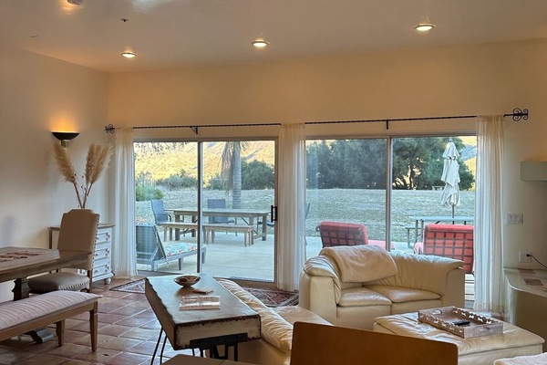 Smart TV, books, stereo, printers