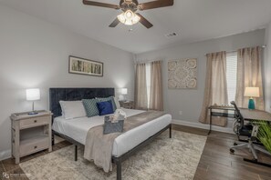 4 bedrooms, desk, iron/ironing board, free WiFi