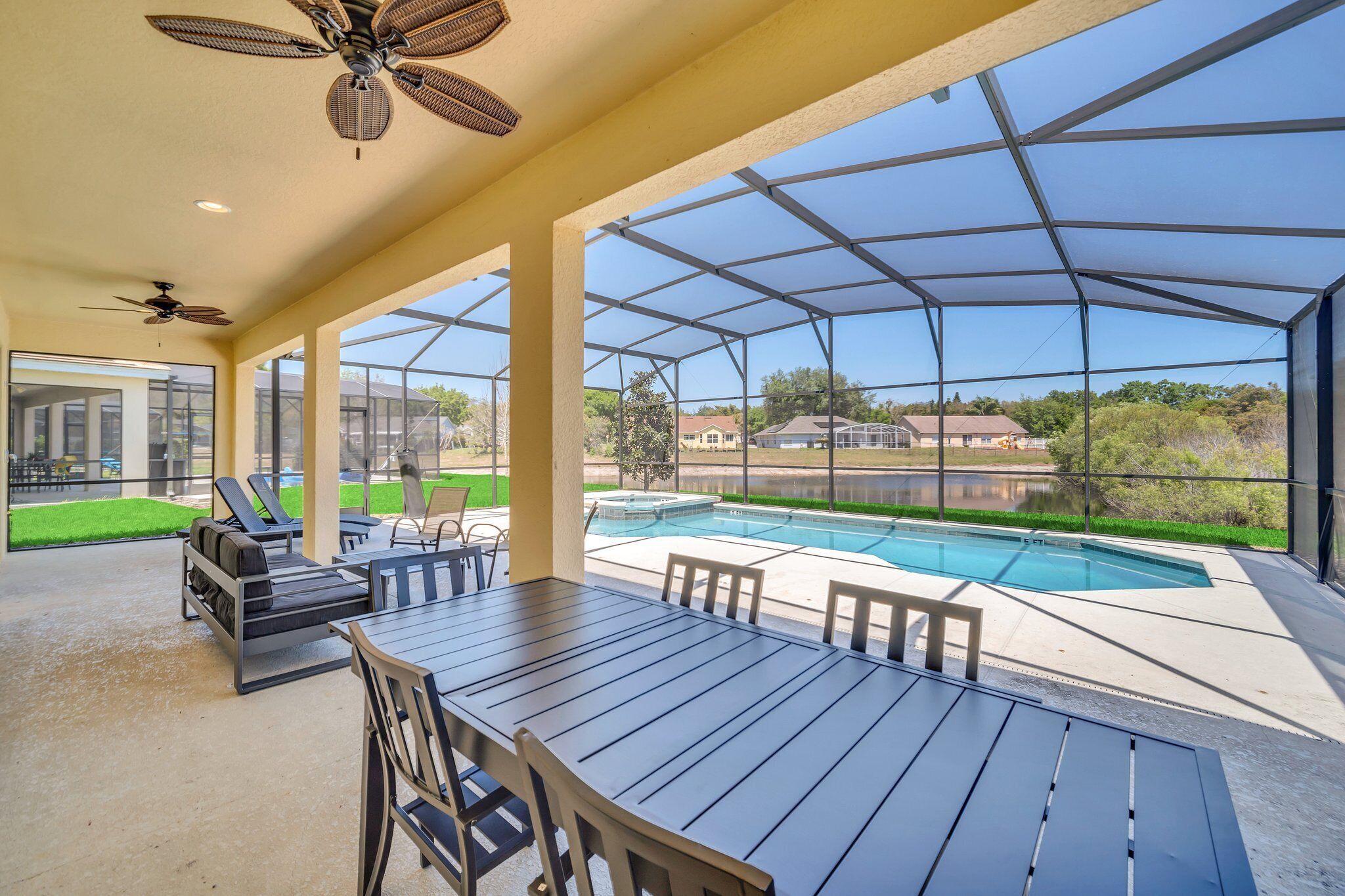 Et oppvarmet basseng