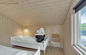 3 bedrooms, travel crib, free WiFi