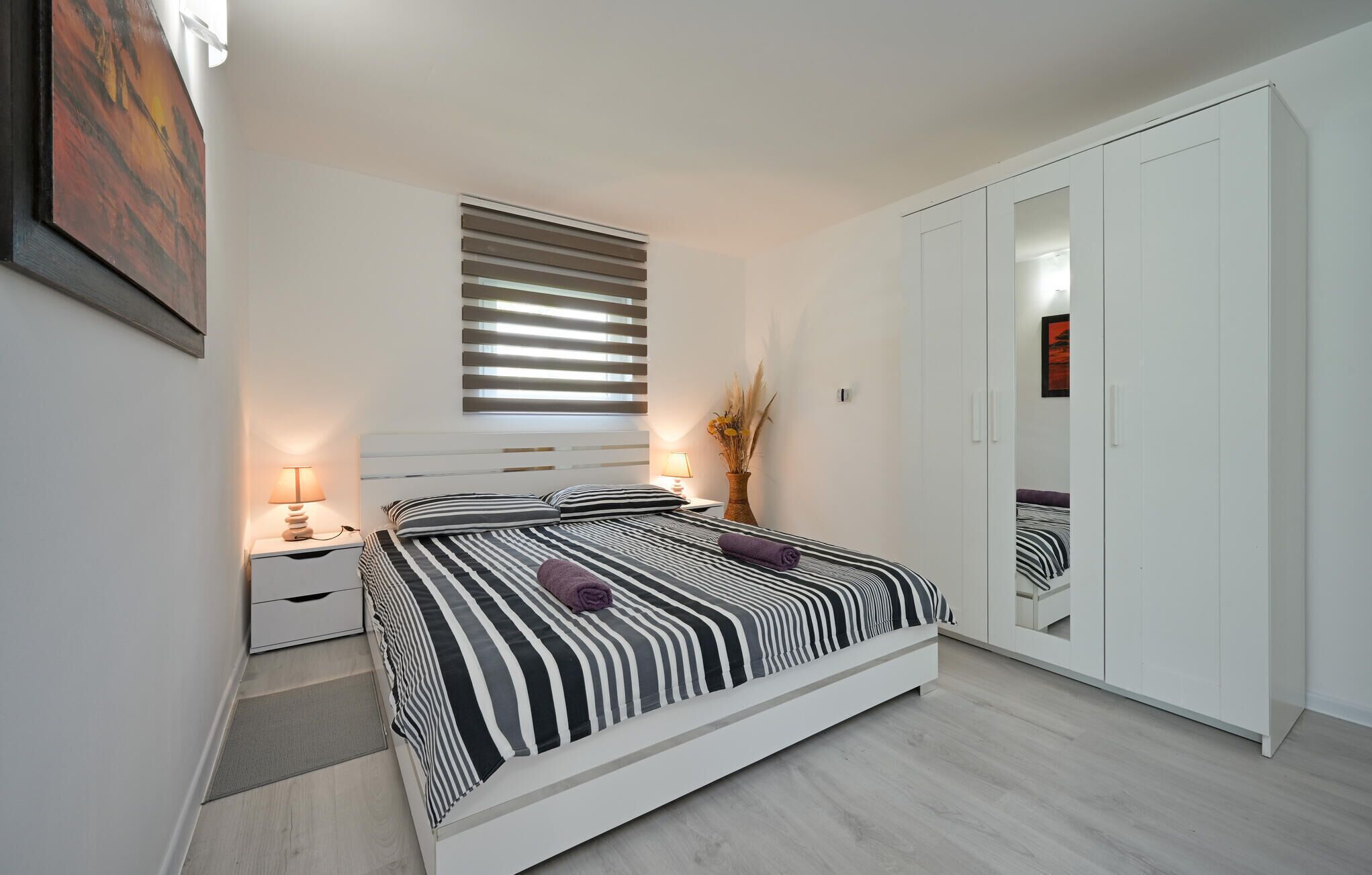 2 bedrooms, travel cot, free WiFi, bed sheets