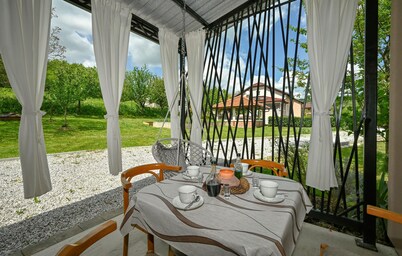 Cozy home in Breznicki Hum