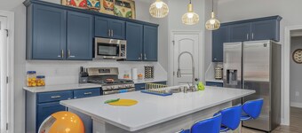 Groovy, New & Modern! Tv in each room.