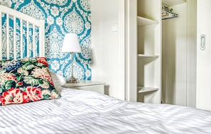 1 bedroom, iron/ironing board, free WiFi