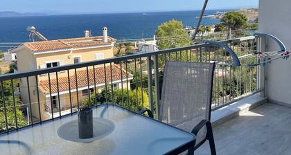 Cozy apt. 5 minutes from Kokkino Limanaki beach and close to airport