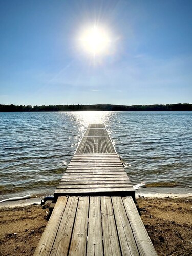 Big Twin Lodge-Spacious, Lake Life, Off-Roading, Snowmobiling, Wooded Seclusion!