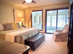 4 Schlafzimmer, Schreibtisch, Bügeleisen/Bügelbrett, Reisekinderbett