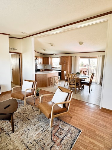 Three bedroom home on a large lot with a lake view