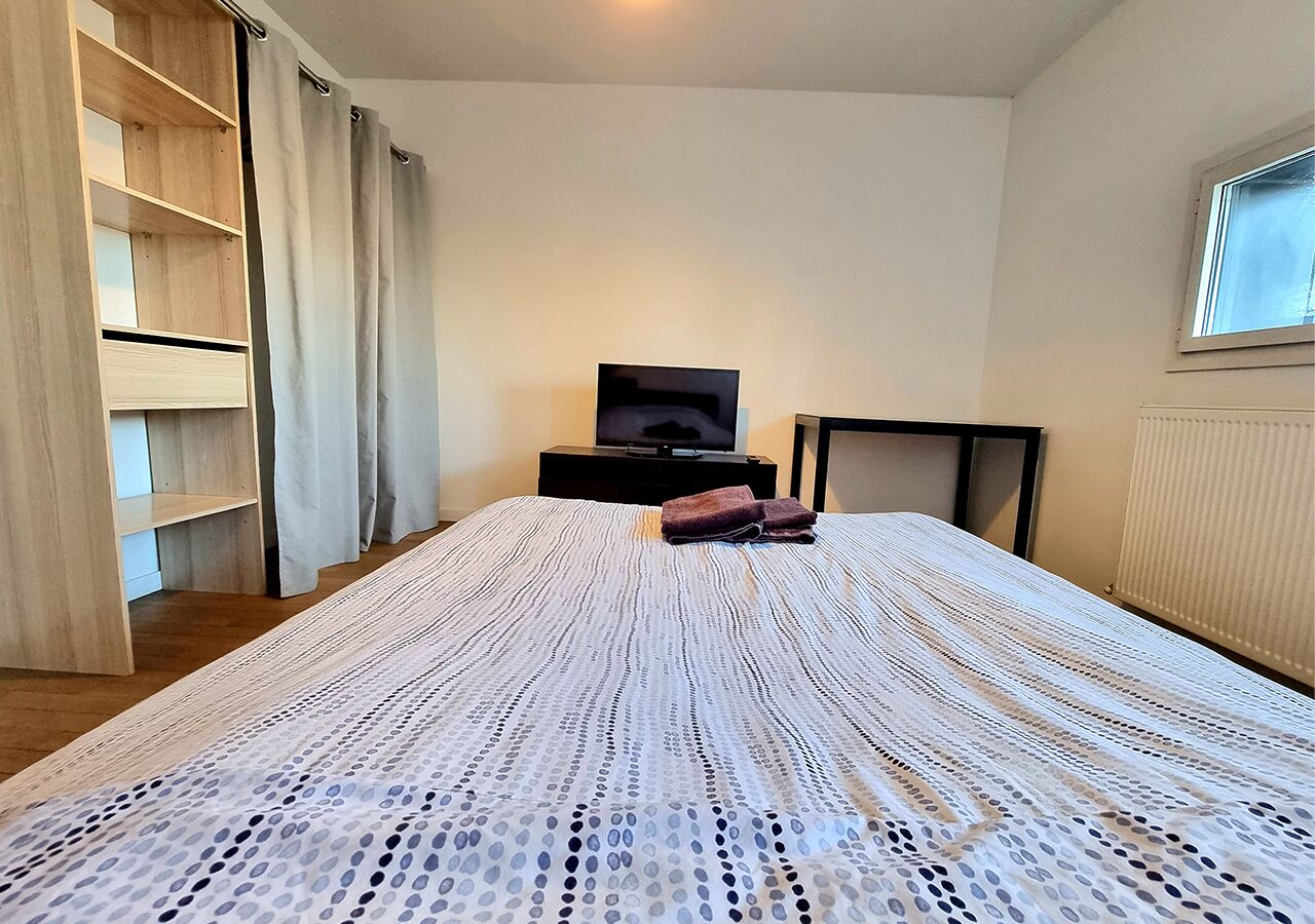 2 chambres, bureau, fer et planche à repasser, Wi-Fi gratuit