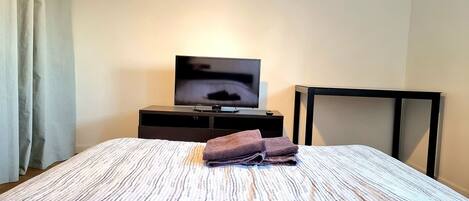 3 slaapkamers, een bureau, een strijkplank/strijkijzer, gratis wifi
