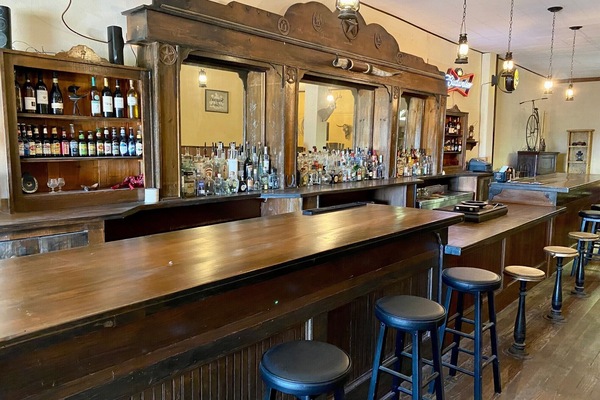 Bar (in der Unterkunft)