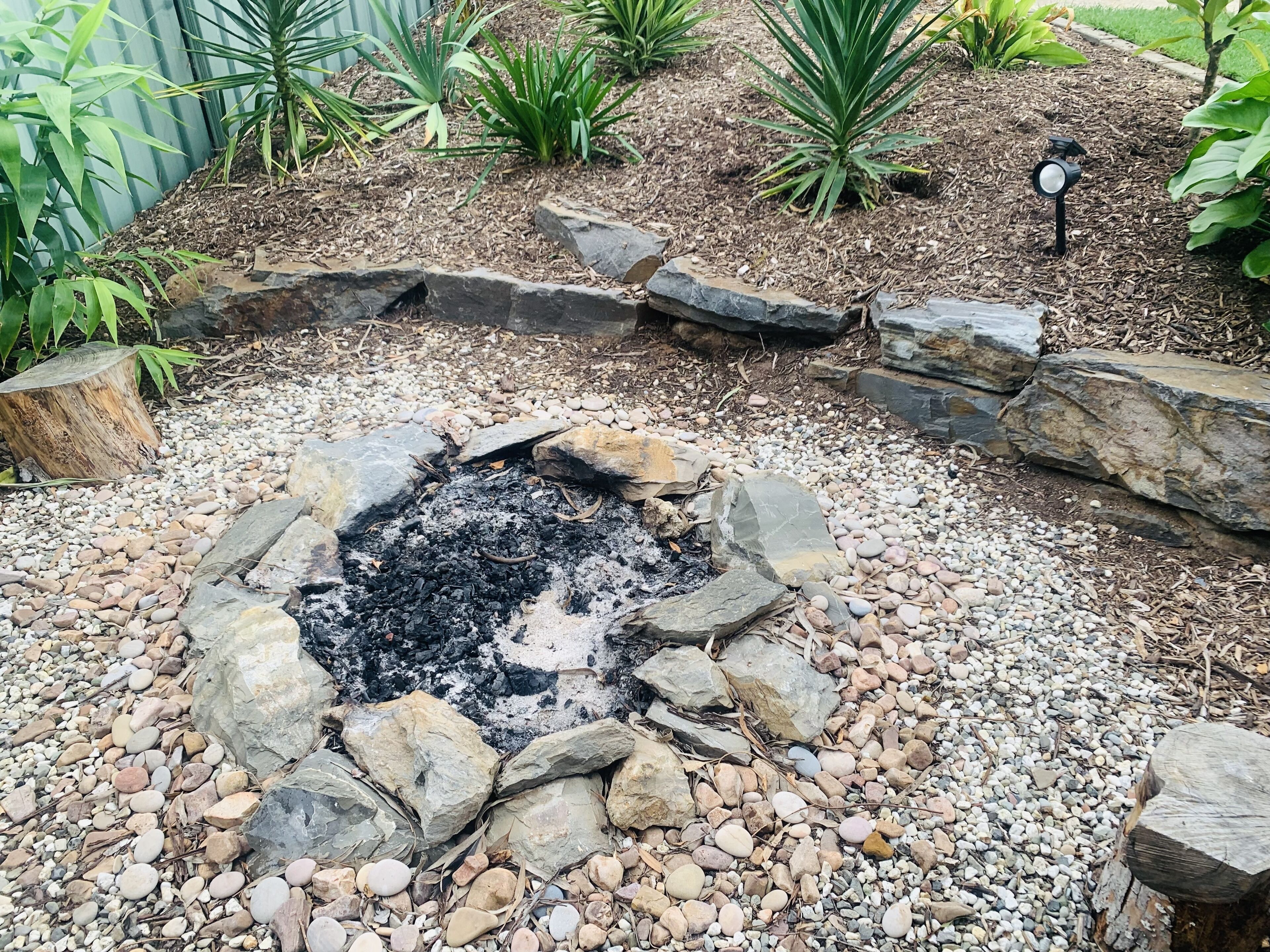 Large house set amongst the vineyards — image 29