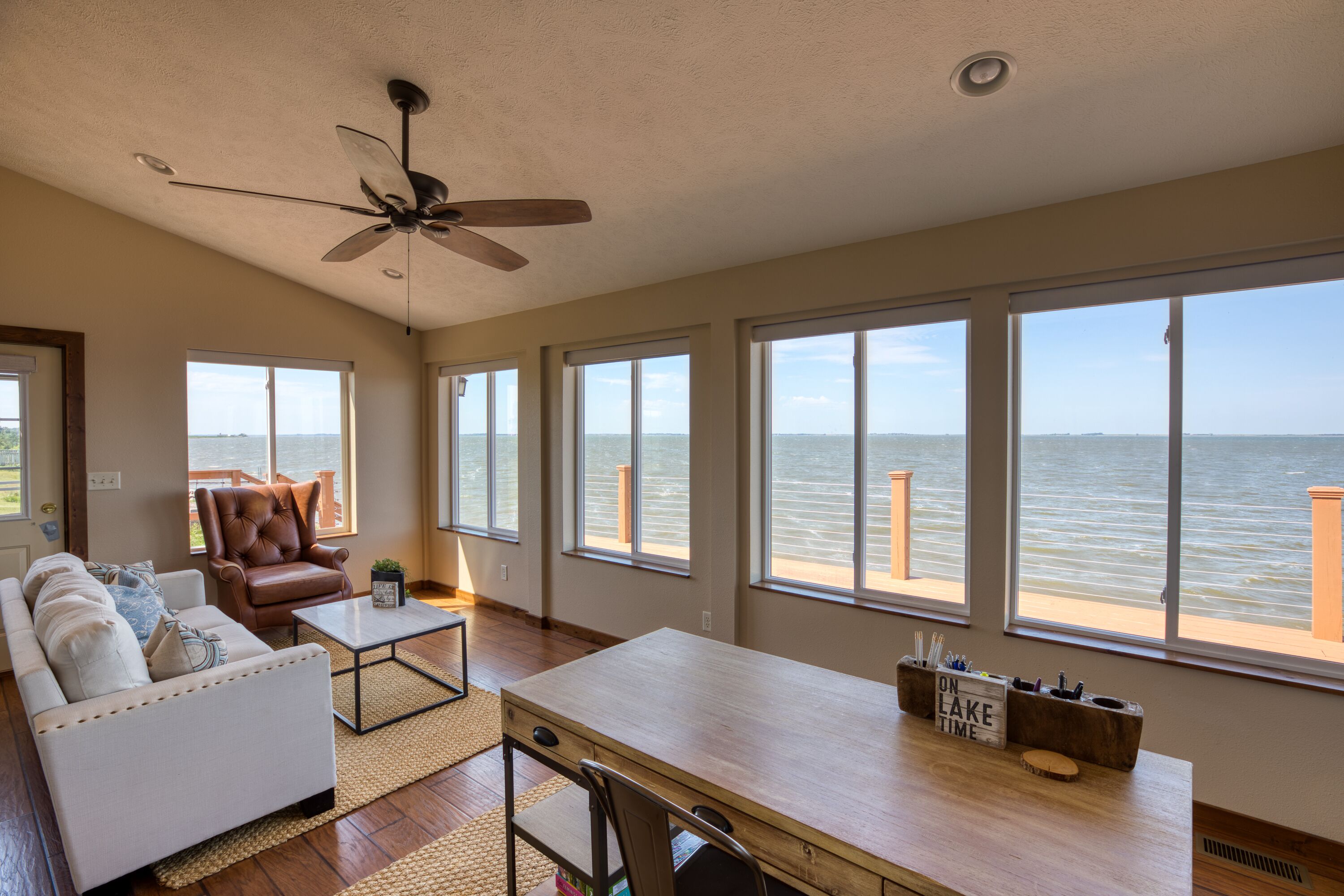 智能电视、壁炉