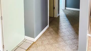 2 Schlafzimmer, Bügeleisen/Bügelbrett, Reisekinderbett, kostenloses WLAN