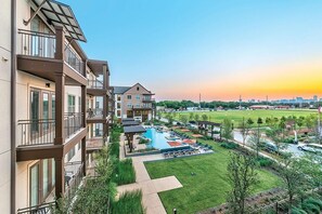 Property grounds - Beautiful 1 bedroom with Chefs kitchen (Dallas)