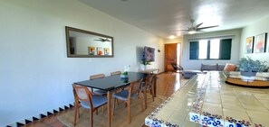 Dining - Stylish Step-free 4BR-4Bath @ Rio Mar Resort with Generator (Río Grande)